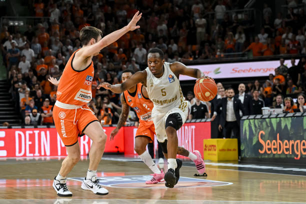 规赛的无敌 规赛的无敌